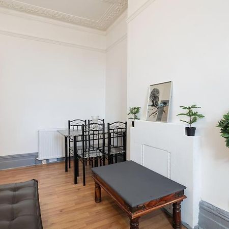 2A - Bright & Airy 2 Bed Flat - 20 Mins To Central Londra Esterno foto