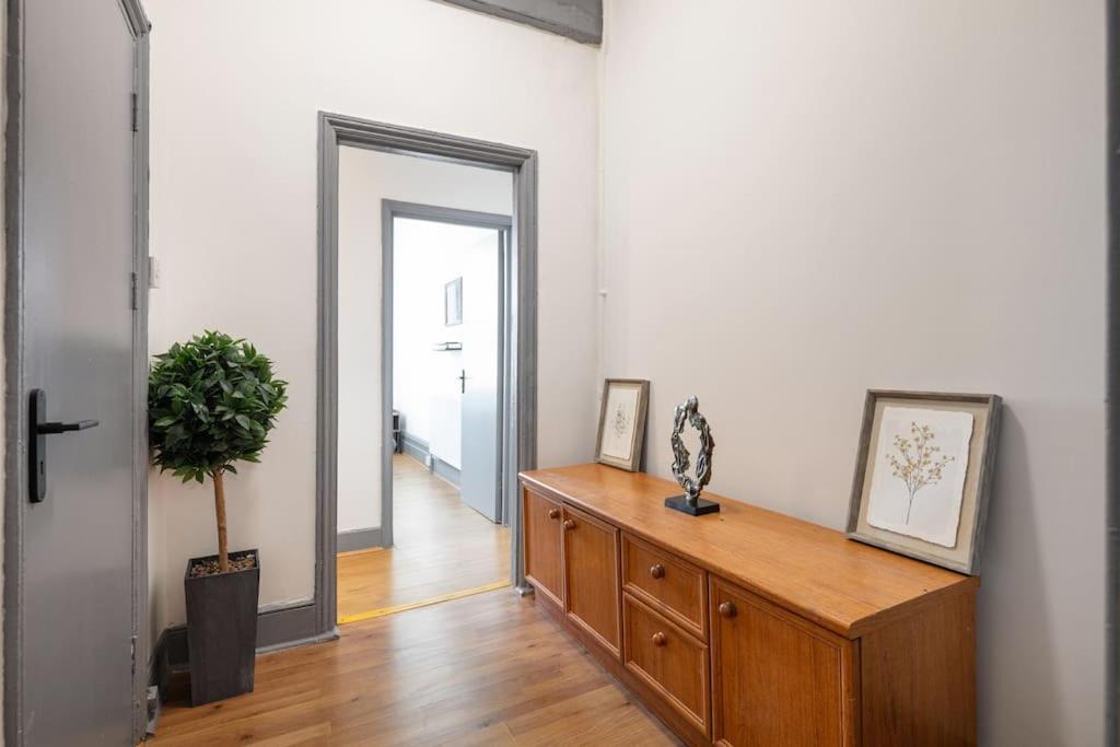 2A - Bright & Airy 2 Bed Flat - 20 Mins To Central Londra Esterno foto